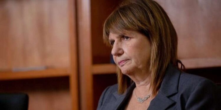 Patricia Bullrich presentó su declaración jurada y desafía a Adorni