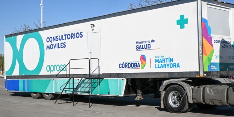 Apross presenta su primer camión de atención médica