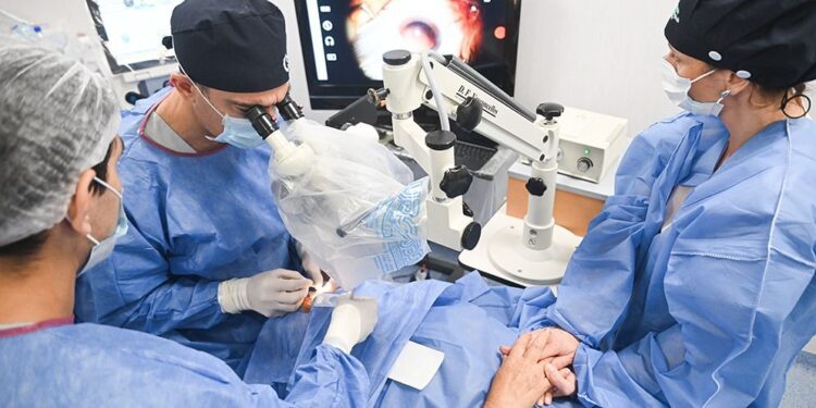 Presentan en Córdoba la campaña "No más cataratas" con intervención gratuita