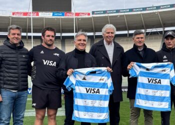 Llaryora visitó a Los Pumas antes del histórico partido frente a los All Blacks en el estadio Kempes