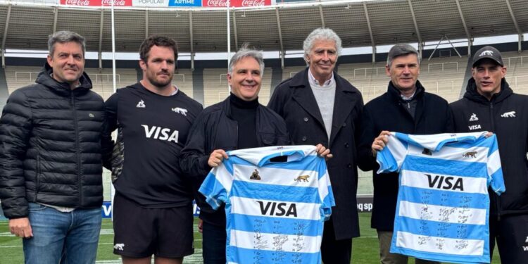 Llaryora visitó a Los Pumas antes del histórico partido frente a los All Blacks en el estadio Kempes
