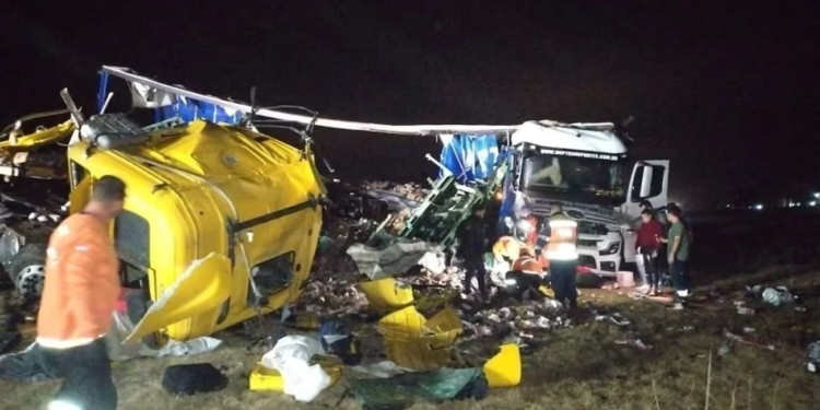 Un muerto tras un choque de dos camiones en Córdoba