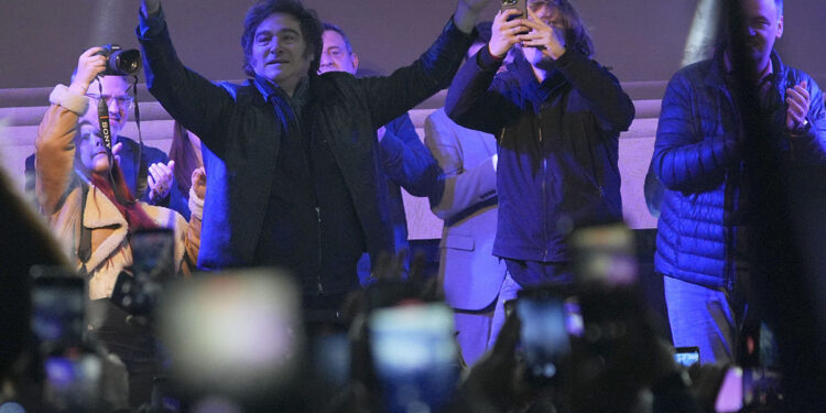 Milei lanzó la campaña con un acto en La Plata