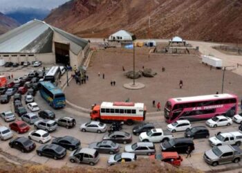 Suspenden tours de compras a Chile tras amenazas de barras