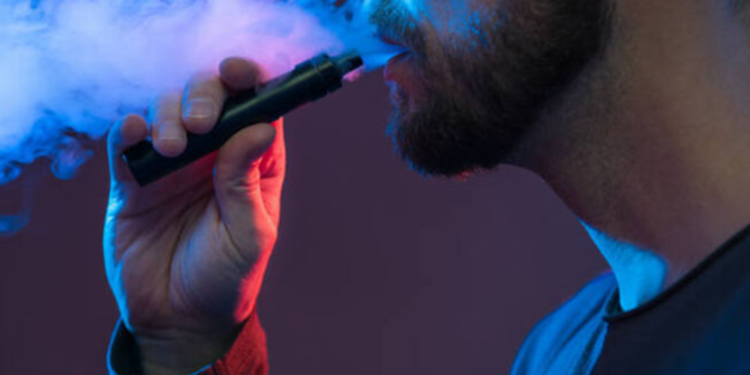Buscan endurecer las restricciones al vapeo