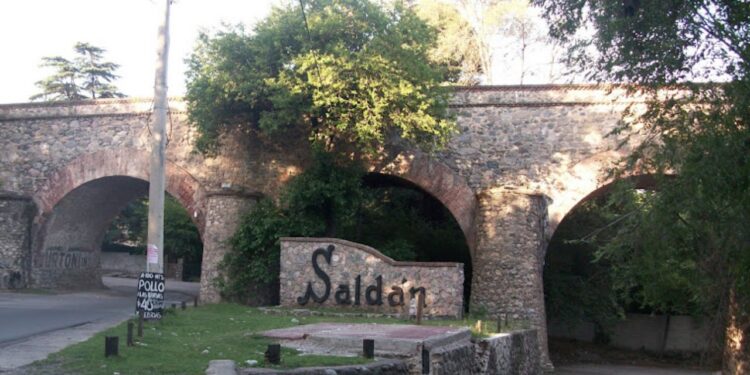 Un niño de 5 años falleció tras caer a una piscina