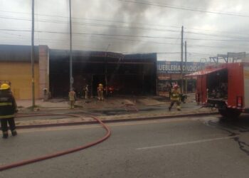 Un incendio provocó daños totales en un local de indumentaria en Córdoba