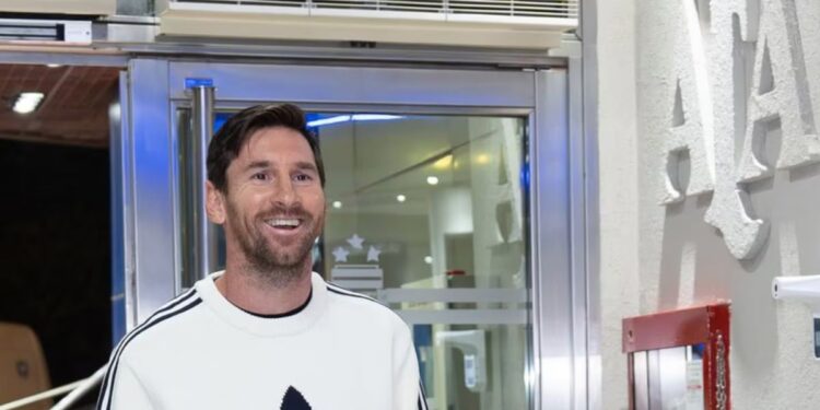 Messi ya está en Argentina y habrá plantel completo para iniciar los entrenamientos