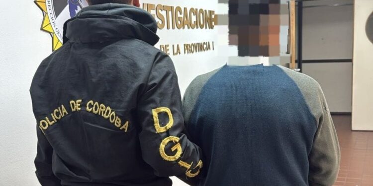 Un hombre fue detenido en Córdoba acusado de cometer abusos sexuales contra al menos tres menores