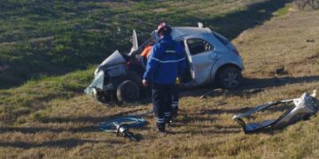 Siniestro fatal: una automovilista chocó de frente contra un camión y murió