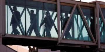 Llega al país el primer vuelo con argentinos deportados por el gobierno de Trump