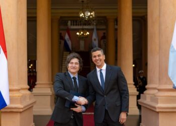 Javier Milei viajó a Paraguay, se reunirá con Santiago Peña y participará de la CPAC