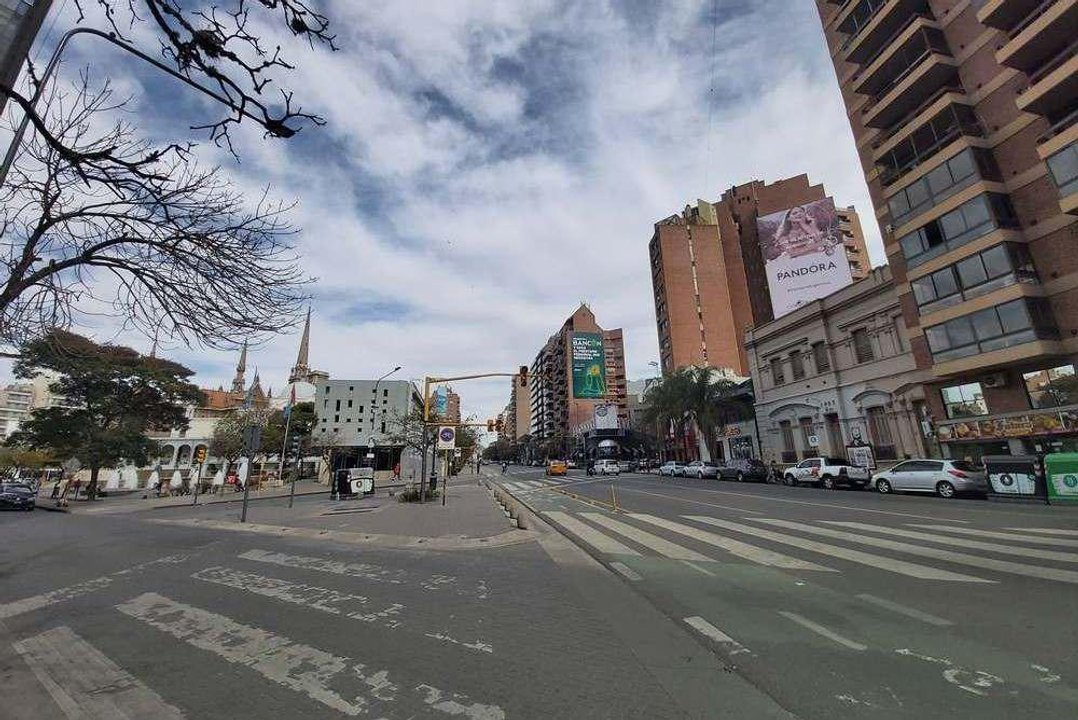 Clima en Córdoba hoy: cielo nublado y viento leve del sur
