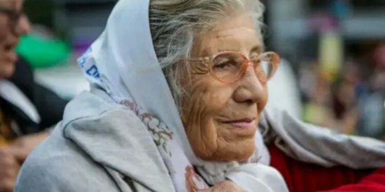 Murió Azucena Díaz, histórica referente de Madres de Plaza de Mayo