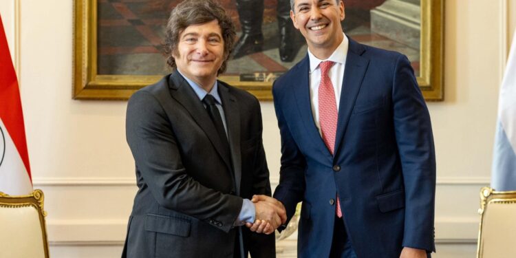 Javier Milei se reunió con Santiago Peña en Paraguay