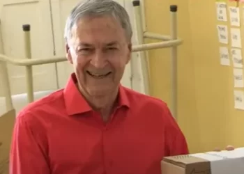 Schiaretti votó y dio tranquilidad: «Hay que votar sin miedo, mañana el país no va a desbarrancar»