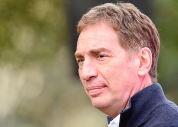 Autorizan a La Libertad Avanza a reimprimir afiches y cartelería con la foto de Santilli