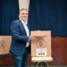 Martín Llaryora votó en el centro de la ciudad y habló sobre la crisis económica