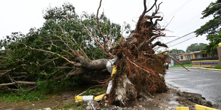 El huracán Melissa tocó tierra en Cuba tras su paso por Jamaica