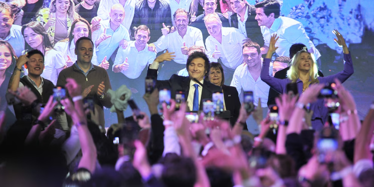 Milei celebró el triunfo a nivel nacional: «hoy comienza la reconstrucción de la Argentina grande»
