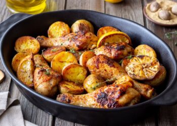Menú de hoy: Pollo al horno con papas y hierbas