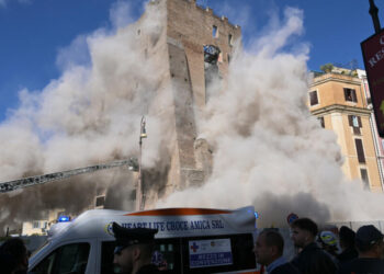 Derrumbe en la Torre dei Conti de Roma durante trabajos de restauración