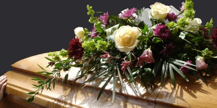 Condenaron a una funeraria de Córdoba y a la UNC por entregar un cadáver equivocado