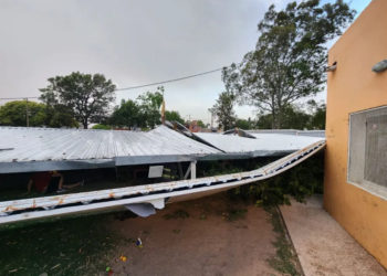 Cedió parte de un techo en el polideportivo de barrio Los Álamos