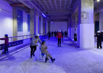 La primera pista de hielo en Córdoba abrió sus puertas