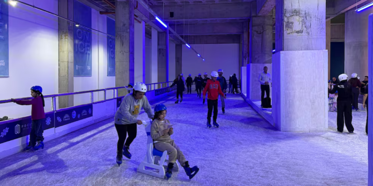 La primera pista de hielo en Córdoba abrió sus puertas