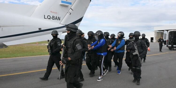 El Servicio Penitenciario trasladó a dos presos de alta peligrosidad a unidades federales