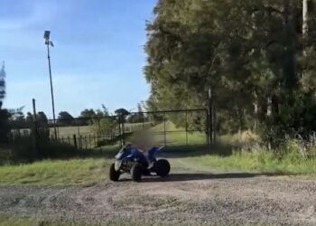 Será inhabilitado por hacer que su hijo de 5 años maneje un cuatriciclo