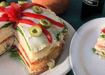 Gastronomía navideña: Torre de panqueques salada