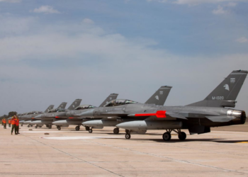 Qué países usan aviones de combate F-16 como los que compró Argentina