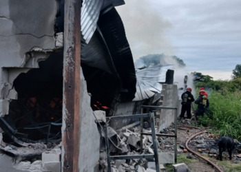 Incendio en un depósito de una tapicería en Córdoba generó daños severos