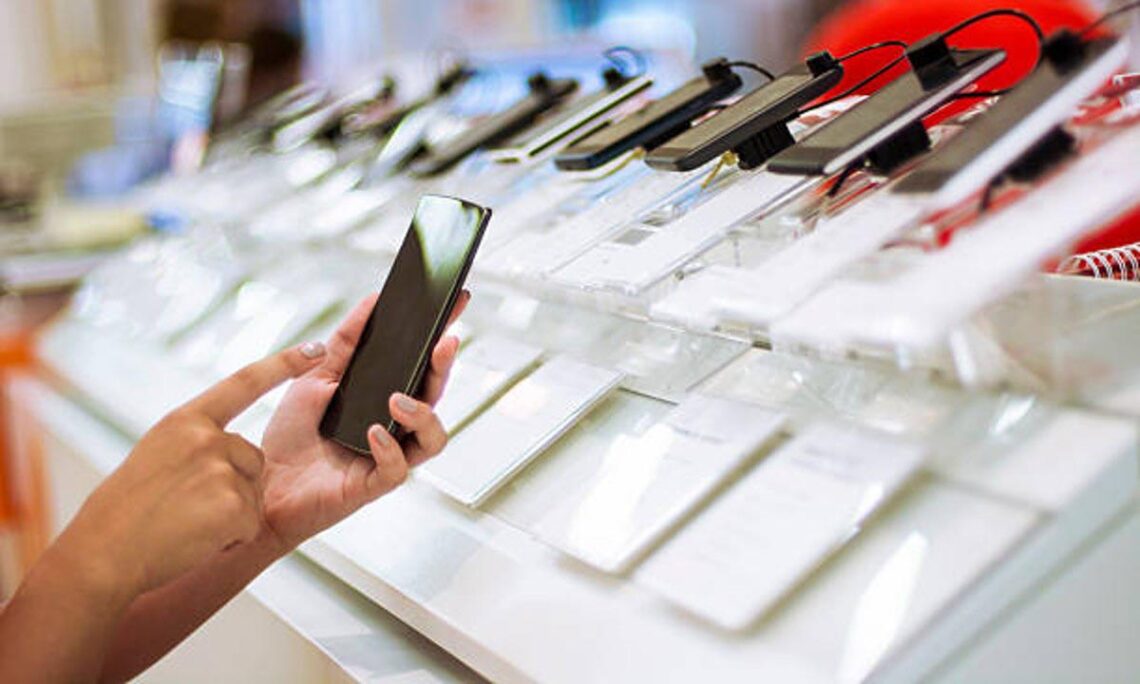Eliminan aranceles a la importación de celulares y se espera una baja de precios