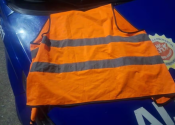 Detuvieron a un naranjita por exigir más de 5.000 pesos por cuidar un auto