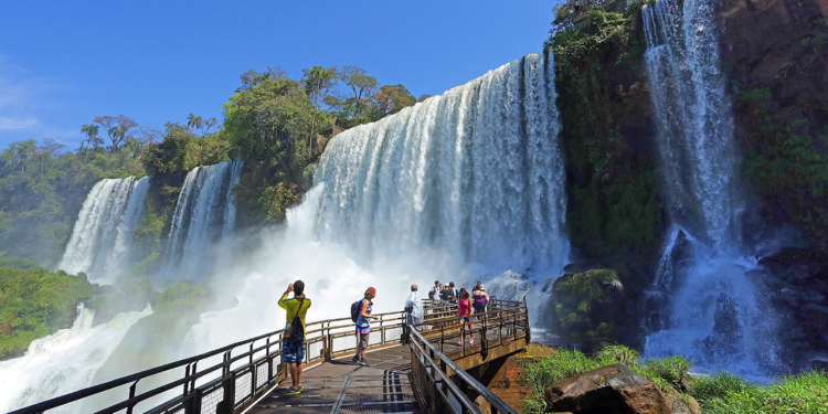 Presentaron un amparo ambiental contra "microeventos" en Cataratas del Iguazú