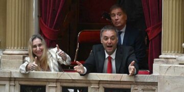 Milei celebró la aprobación de la reforma laboral y dijo que la ley "termina con la industria del juicio"