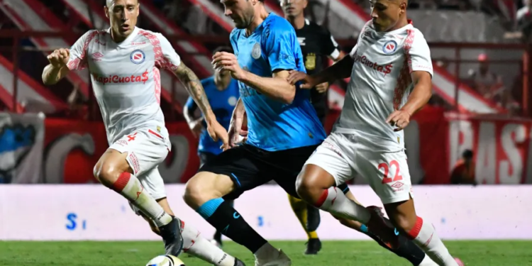 Belgrano y Argentinos Juniors igualaron sin goles en La Paternal