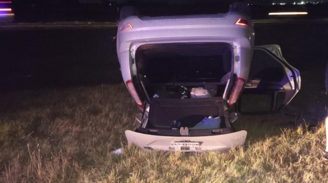 Se quedó dormido al volante y volcó en la autopista Rosario-Córdoba