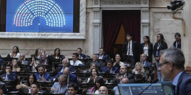 El Gobierno eliminó el artículo de licencias médicas para destrabar la reforma laboral