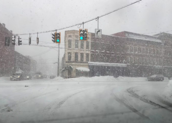 Tormenta de nieve en Nueva York paraliza el noreste de EE.UU.