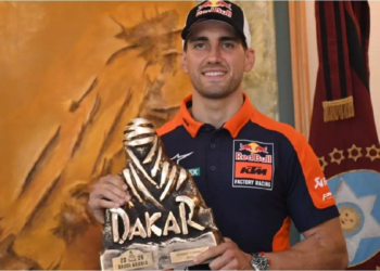 Milei recibe a Luciano Benavides tras su consagración en el Dakar