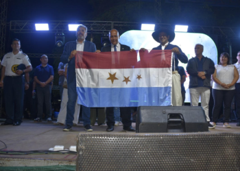 Orgullo en el norte cordobés, Caminiaga izó por primera vez su Bandera Oficial