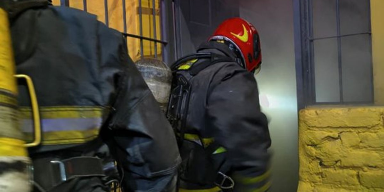 Se incendió una vivienda en barrio Alberdi y afectó a otra lindera