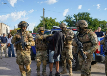 Detuvieron al sujeto que baleó a una mujer en barrio Yapeyú