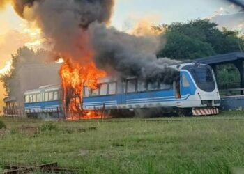 Se incendió el tren de las Sierras en La Calera