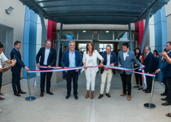 Apertura del ciclo lectivo: Llaryora inauguró la nueva escuela ProA de San Pedro