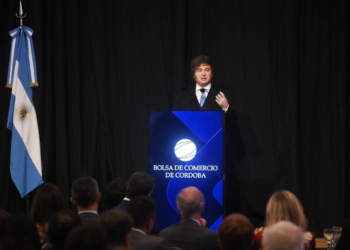 Milei en la Bolsa de Comercio de Córdoba: "Vamos a derrotar a la inflación"